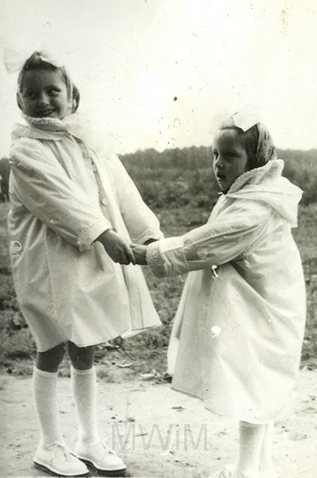 KKE 4143-118.jpg - Córki Bolesława Szczuki, Grażyna i Elżbieta